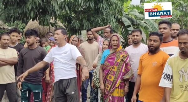 চৰকাৰৰ বিৰুদ্ধে তীব্ৰ প্ৰতিবাদ শতাধিক পুৰুষ মহিলাৰ