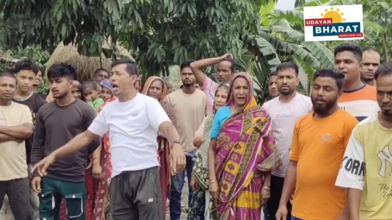 চৰকাৰৰ বিৰুদ্ধে তীব্ৰ প্ৰতিবাদ শতাধিক পুৰুষ মহিলাৰ
